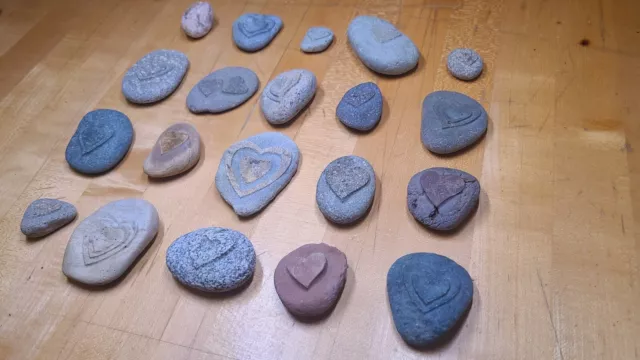 Carved Rocks Many types of stone Various sizes HEART SET 2lb 2oz 20-stones