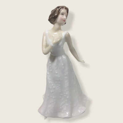 Royal Doulton Figurine Classics Cherish Woman in White Dress Bride Wedding Girl