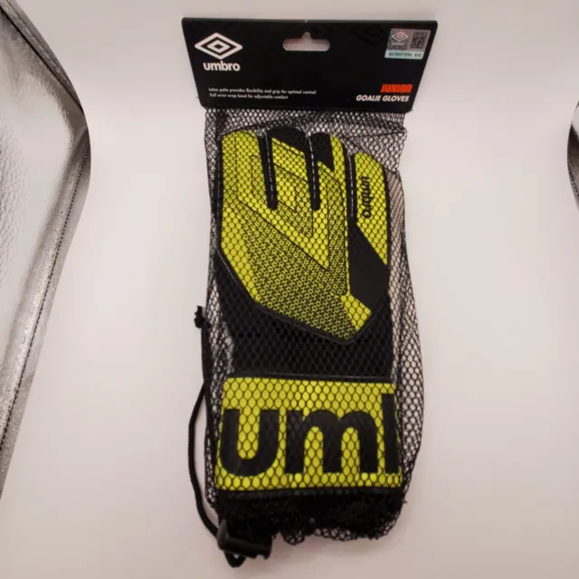 Umbro Junior Soccer Goalie Gloves Goalkeeper, Black and Neon Storage Bag NEW
