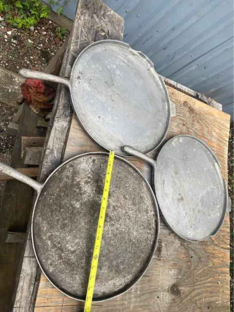 Lot of pizza pans / oven puller pans - MUST SELL - SEND OFFER