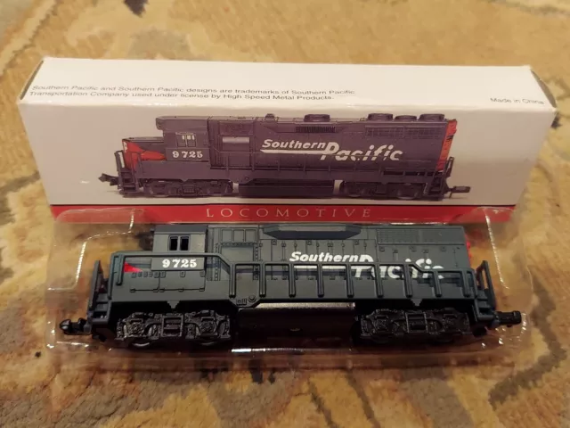 Southern Pacific Lines Railroad 4.5" Mini Locomotive Train In Box Model #9725