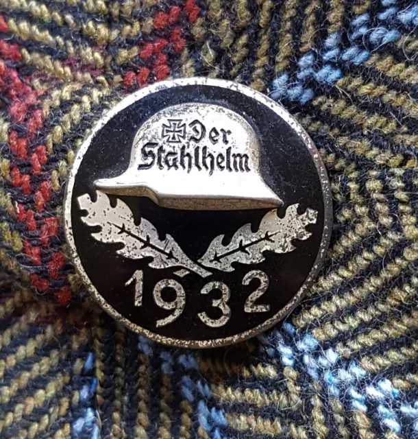 Ww2 German Badge der stahlhelm Original