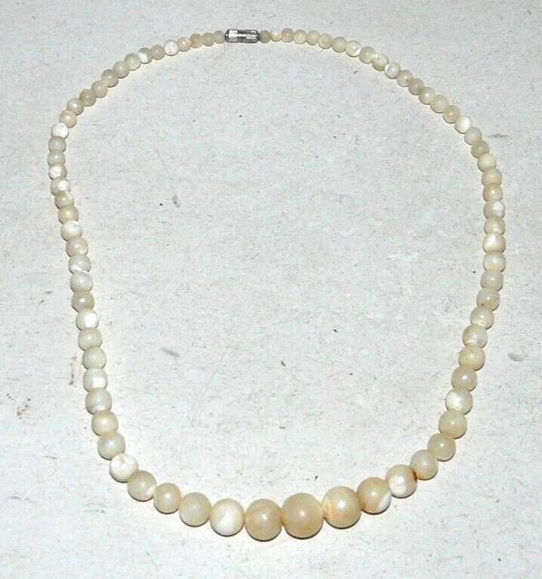 Collier Ancien En Nacre Doré – Perles Pétales Vintage – Bon état