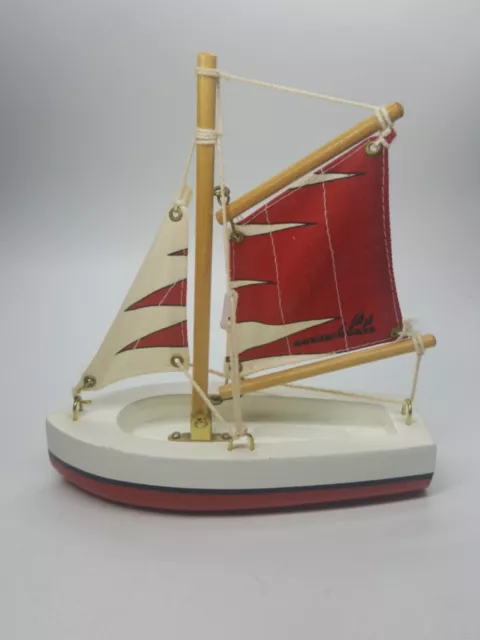 Set of 2 Vintage Wooden Bosun Boats 11.5" Yellow and 6" Red Sailboats by Reeves 2