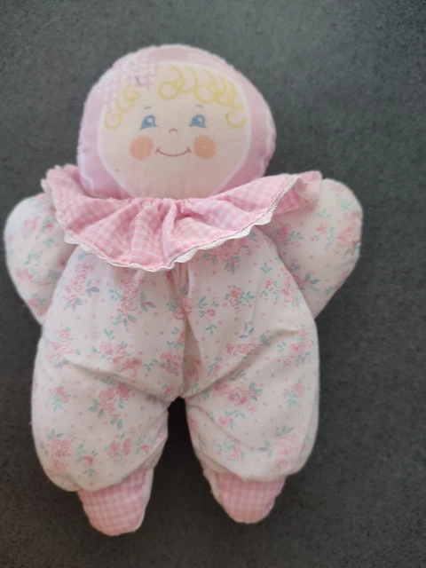 Doudou poupée chiffon rose rouge fleurs pois COROLLE