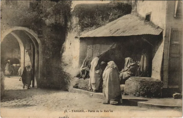 CPA AK MAROC TANGER Porte de la Rahba (38490)