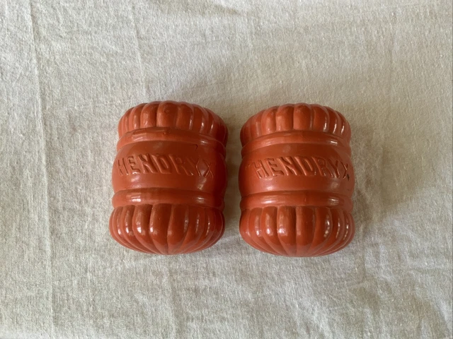 VINTAGE PAIR HENDRYX BIRD CAGE FEEDERS marked plastic