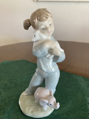 NAO by Lladro Daisa 1990 #01129 "Girl With Lamb" Porcelain Figurine