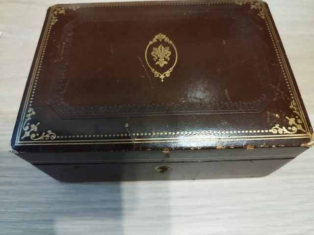 Petit Coffret En Bois Recouvert De Cuir Rouge - 15 X 10 X 5,5 Cm - Fabrication Française - Occasion