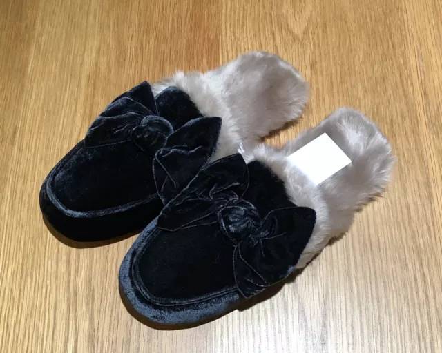 Velvet bow deals slippers