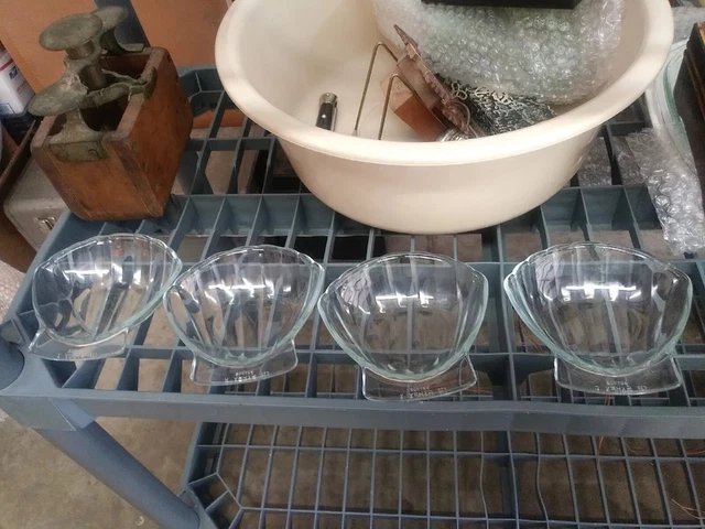 Pyrex France 5" Scallop Shell Bowl Glass Clam Dish #435 Set of 4 Blue Tint