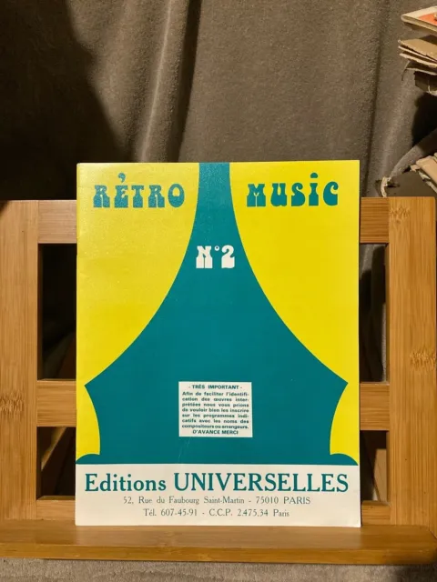 Retro Music Vol. 2 recueil piano accordéon chant partition éditions Universelles