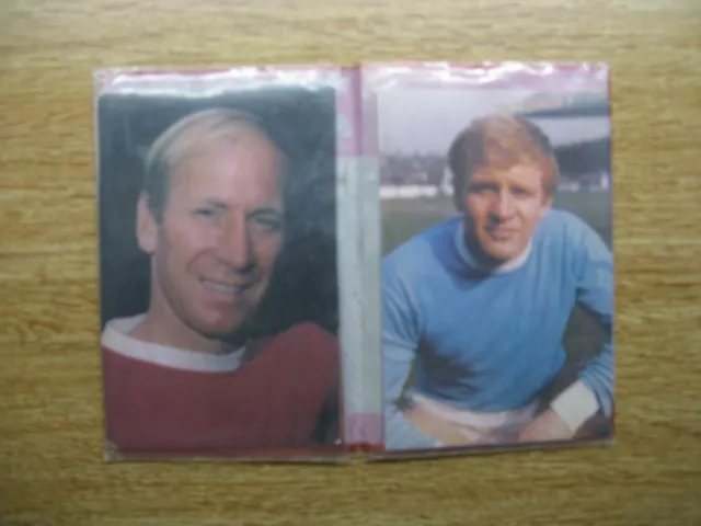 D. C. Thomson - The Great Stars Of Football 1970 -13 Cards With Folder