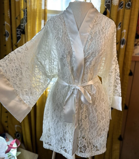 Vintage VICTORIA'S SECRET Gold Label White Lace & Satin Short robe Bridal pretty