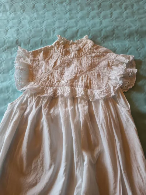 Robe ancienne cérémonie ??