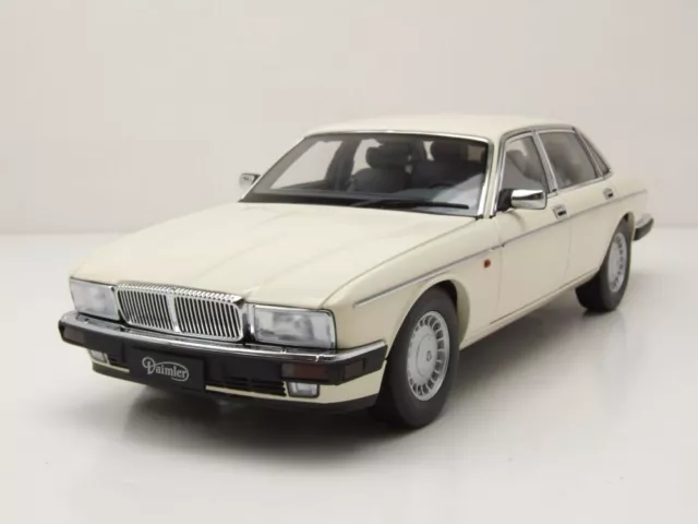 Jaguar Daimler XJ6 XJ40 Modèle de Voiture Blanc 1:18 Almost Real