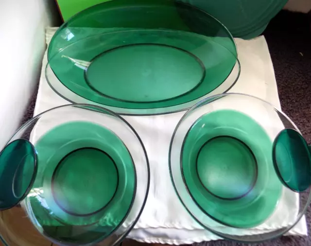 https://www.picclickimg.com/hcgAAOSwBaZj0tGS/Tupperware-Acrylic-Sheerly-Elegant-Butterfly-Tray-Bowls.webp