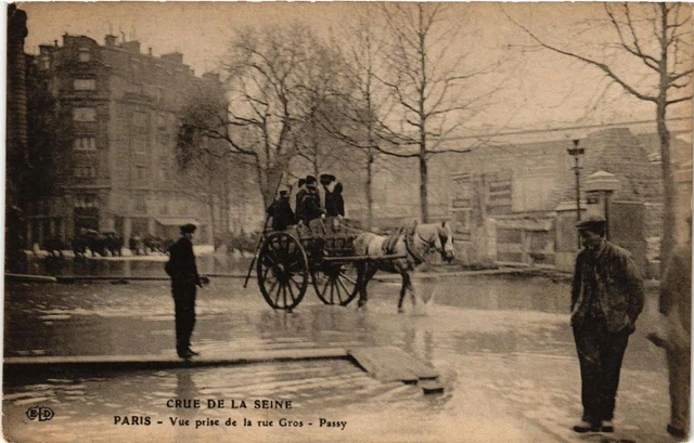 CPA Crue de la Seine PARIS view taken from rue Gros. Passy (562845)