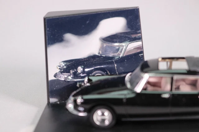 LE5467 UNIVERSAL HOBBIES 1/43 Voiture Citroen DS19 Général de Gaulle 1963 noir 3