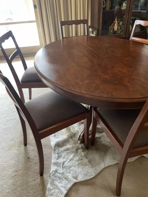 Antique Burr Walnut Tilt Top Table / Dining Table & 6 Matching Chairs