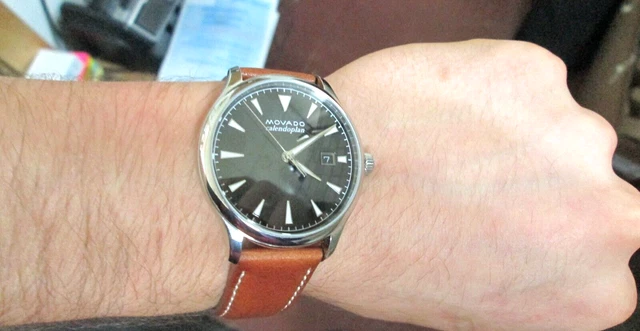 Movado Uomo Svizzero Heritage Serie Calendoplan pelle Marrone Quadrante Nero New