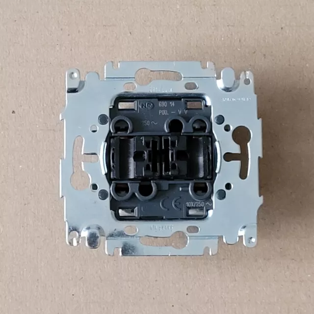ARNOULD INITIA 69014 - mécanisme Va et Vient 10A + Poussoir 6A O+F