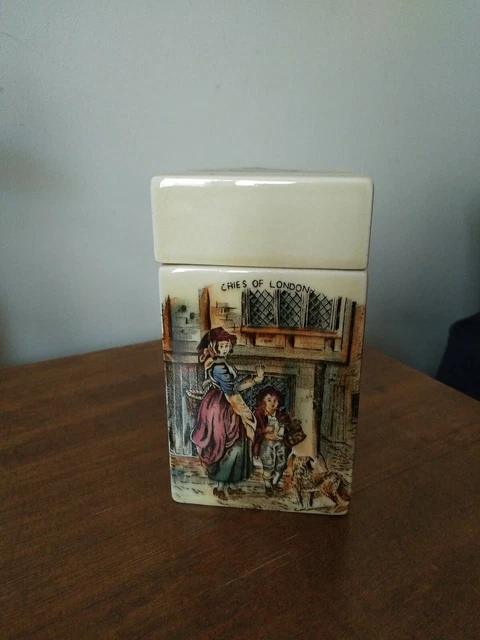 VINTAGE CROWN DEVON CRIES OF LONDON TEA CADDY 11 cm HIGH