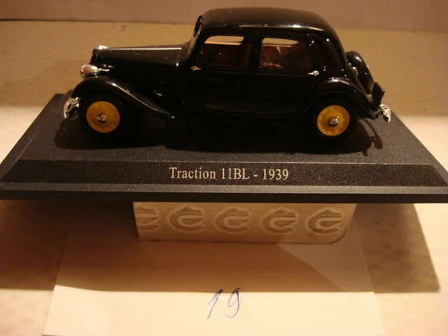 MINIATURE 1/43 (19) TRACTION 11 BL 1939 Universal Hobbies