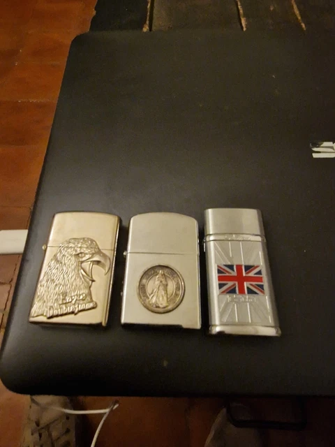 Lot 3 de 3 Briquets