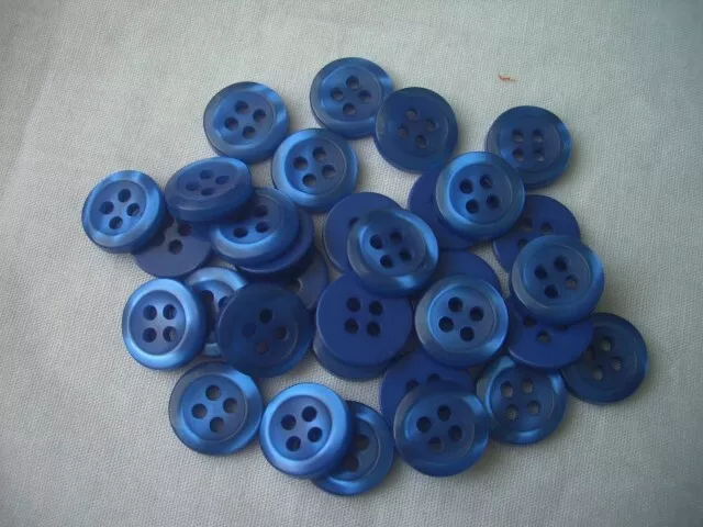 ROYALBLAU PERLMUTTEFFEKT 4-LOCH KNÖPFE x 30, KOSTENLOSER VERSAND