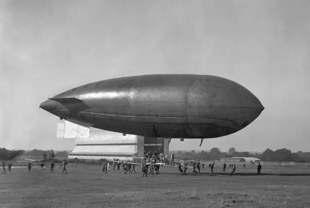 Royal Flying Corp Airship Beta At The Balloon Works Aviation History Old Photo