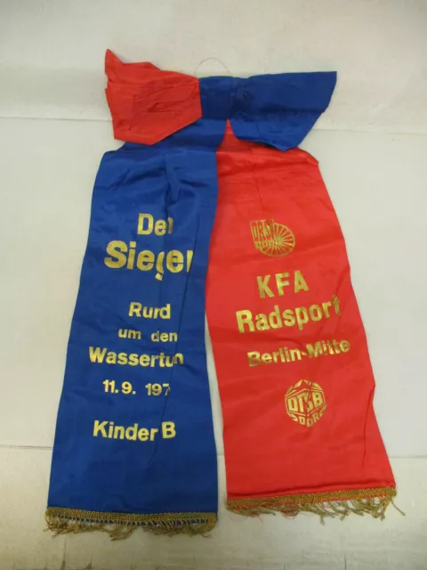 x-20164	DDR Radsport Siegerschleife,Ehrenschleife,Schleife,Wasserturm,1976,KFA