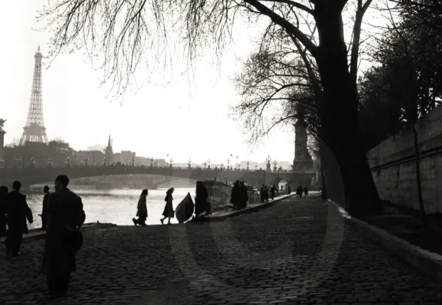 Repro tirage photo ancienne Paris bord de Seine Tour Eiffel Pont contre-jour