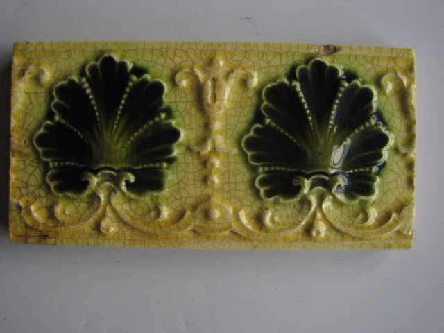 ANTIQUE VICTORIAN 6" x 3" MOULDED MAJOLICA  AESTHETIC GREEN SHELLS BORDER TILE
