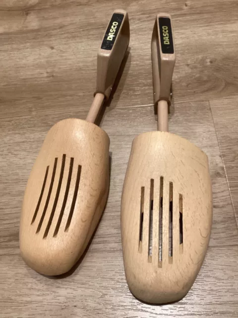 DASCO Wooden Hinged Shoe Trees  Large  NEW