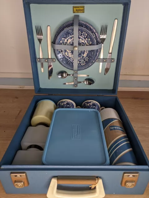 Vintage Brexton 1950s 2 Person China Boxed Picnic Set In Blue 2