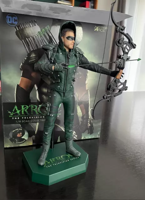 DC Universe Green Arrow CW Action Figure Stephen Amell Star Ace 1/8 Scale Deluxe
