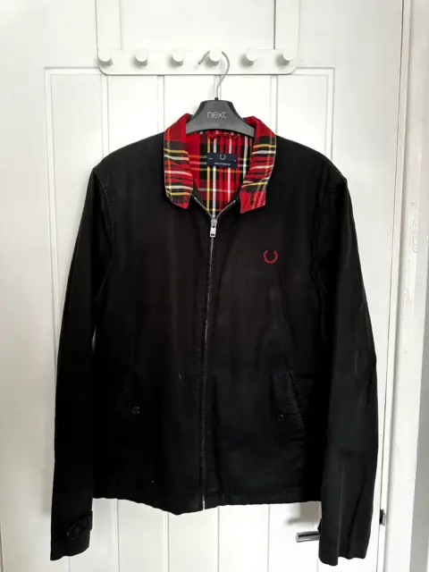 Uomo - Fred Perry Laurel Wreath Harrington - Nero Rosso Tartan 38"