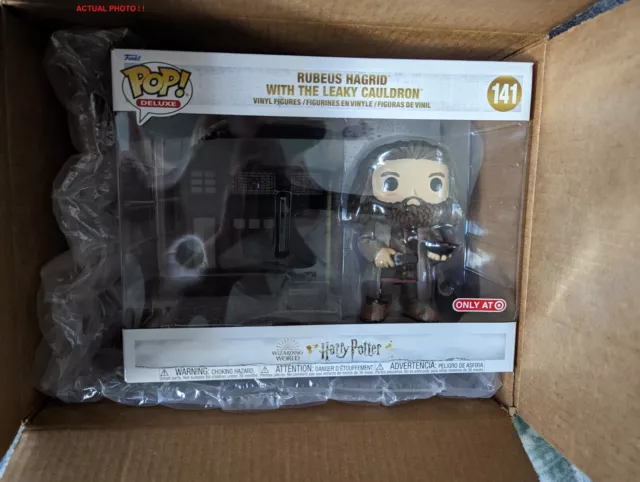 Funko POP! Deluxe HARRY POTTER Target RUBEUS HAGRID with the Leaky Cauldron 141