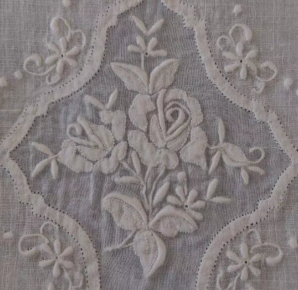 Antique Madeira Organdy Embroidered Towel White Roses Tea Bath Linen
