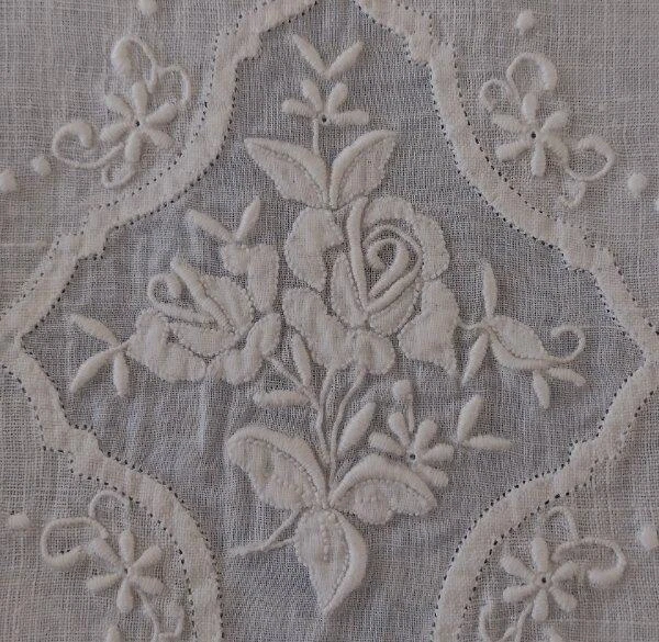 Antique Madeira Organdy Embroidered Towel White Roses Tea Bath Linen Antique Madeira Organdy Embroidered Towel White Roses Tea Bath Linen