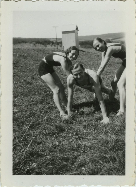 PHOTO ANCIENNE - VINTAGE SNAPSHOT -HOMME TORSE NU MUSCLE MILITAIRE PISCINE DRÔLE | eBay