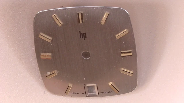 Cadran De Montre LIP Vintage - Dimensions 24.20 X 25.50 Mm, Ancien Stock, Occasion