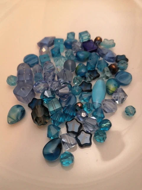 Böhmische Glasperlen Konvolut, Blau, 35 Gr.