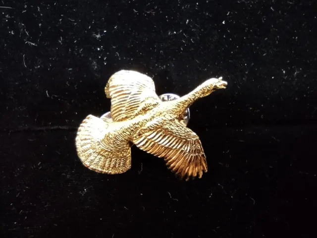 Vintage 1988 GG Harris 308 Flying Turkey Fine Pewter Collectible Lapel Pin