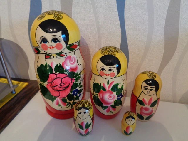 Matroschka Babuschka - russische Puppen mit gelben Tuch, 5er Set 2