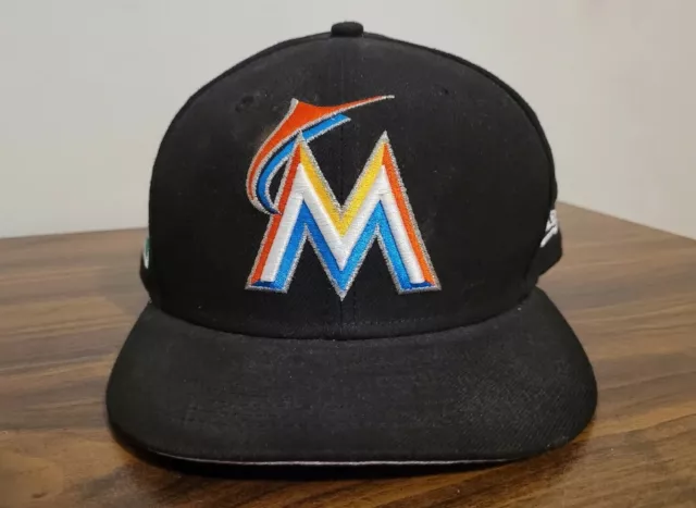 Miami Marlins New Era 59FIFTY Fitted Hat Cap Black Size 7 1/2 Indian Flag Patch