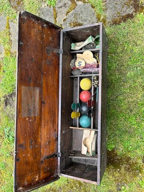 croquet set vintage as seen in photos