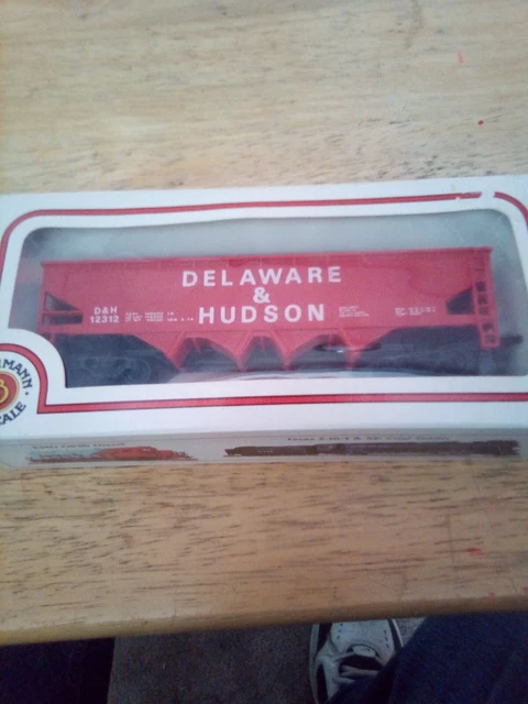 HO Scale Bachmann Delaware & Hudson D&H 12312 Red 4 Bay Hopper Car