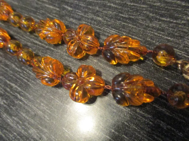 VINTAGE SIGNED SARAH Coventry Amber Lucite Flower Leaf Beaded Chain 34 ...